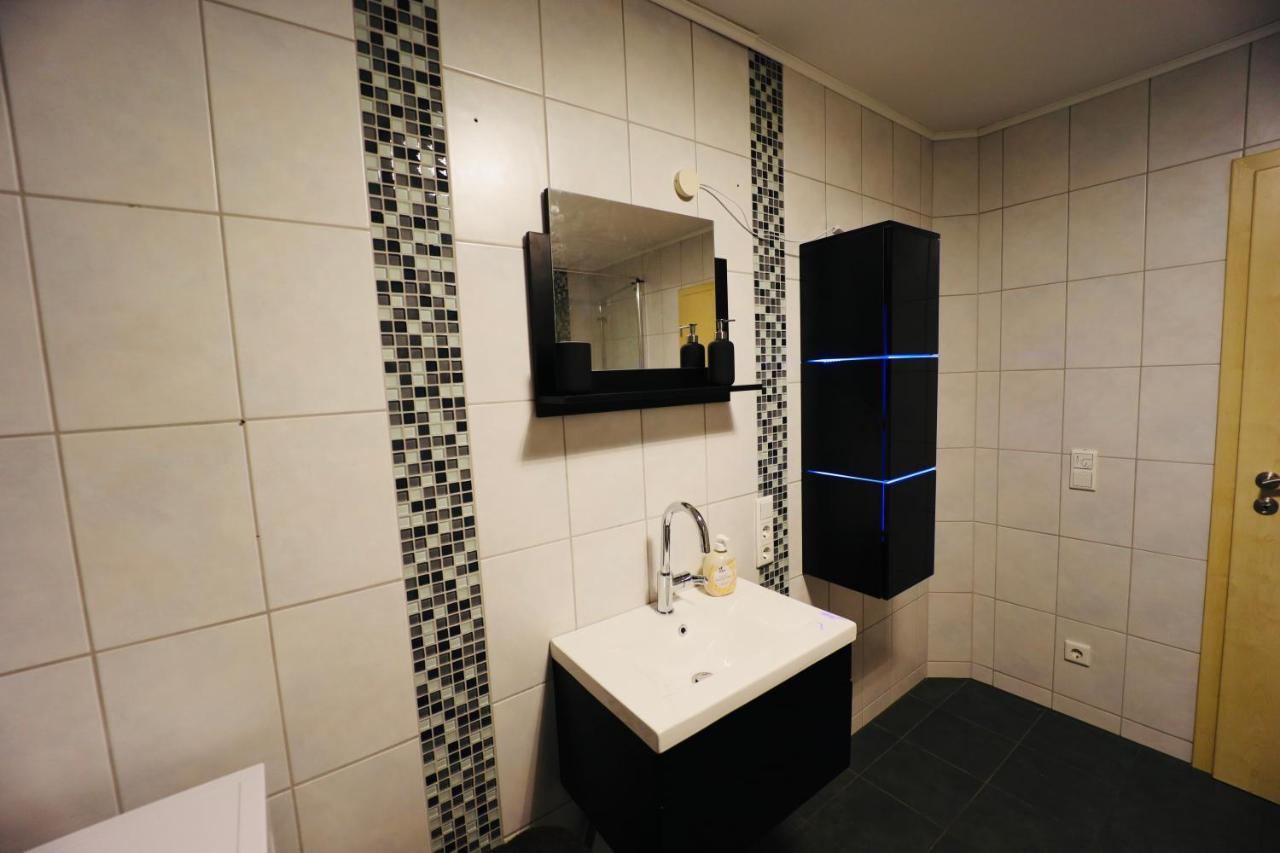 Generous Apartment I 7 Beds I 110 Sqm I Fast Internet Падерборн Екстериор снимка